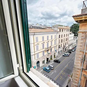 Apartment Whiteten, Rome